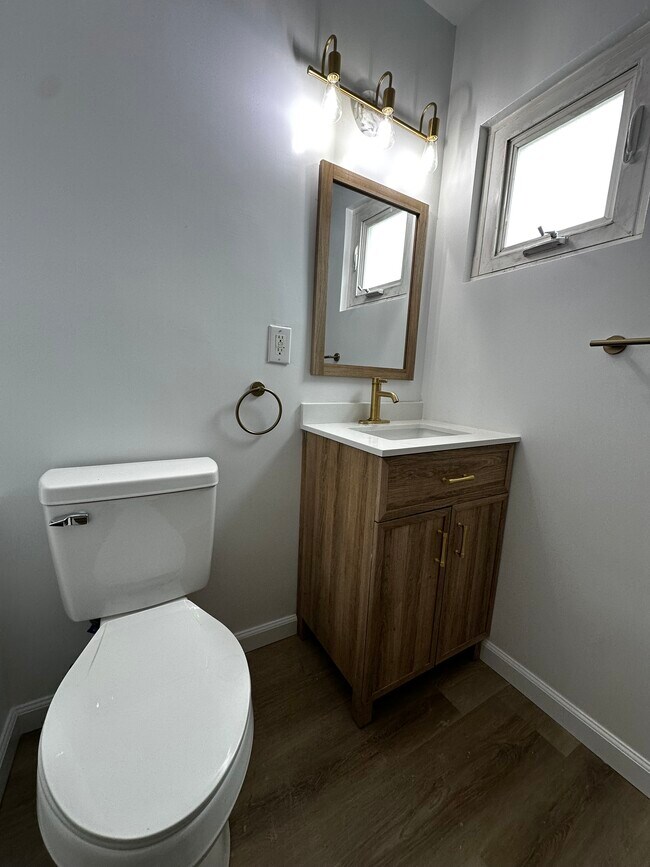 Totalmente renovado - 2132 W 104th St