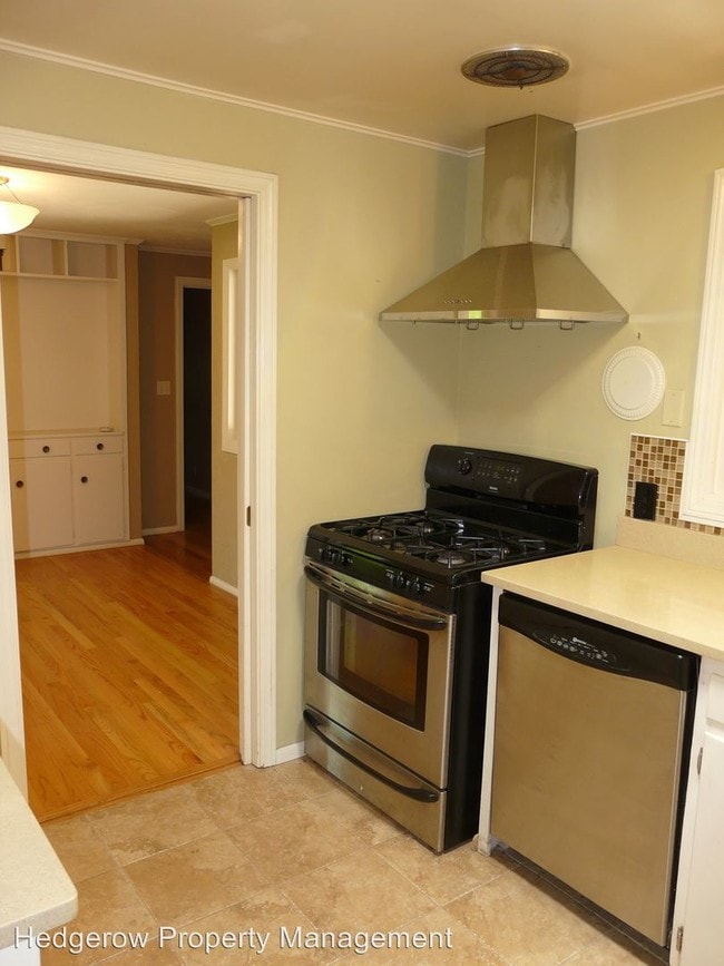 Building Photo - 2 br, 1.5 bath House - 383 S Hartson Street