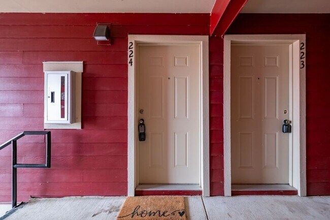 Foto del edificio - 13001 S Crompton Lane