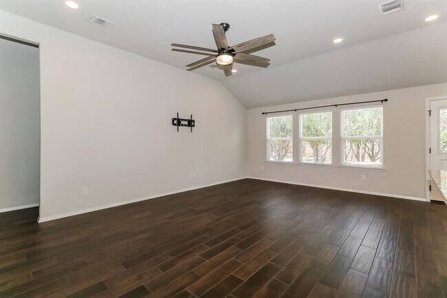 Foto del edificio - 21606 Bluejay Blvd
