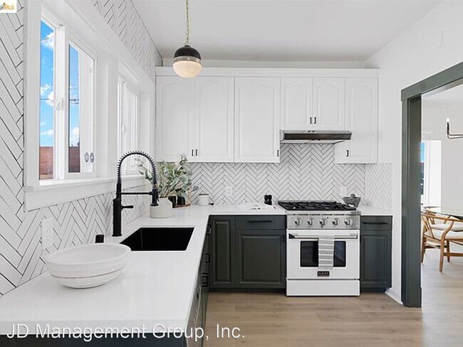 Building Photo - 2 br, 1 bath House - 2734 Macarthur Blvd