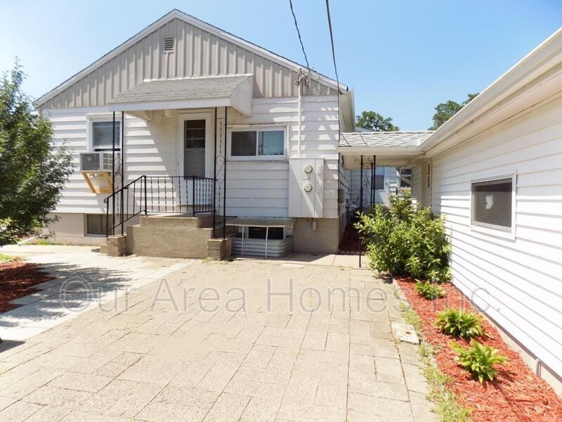 Foto principal - 225 3rd St E