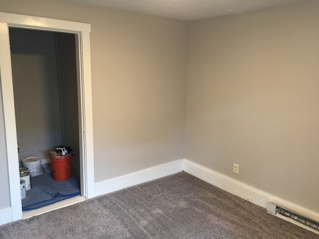 Building Photo - 215 Madison St