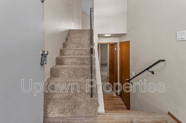 Building Photo - 250 Cervantes Cir