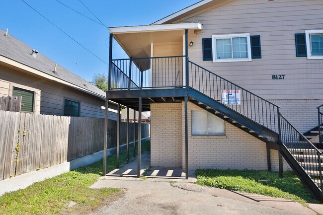 Foto del edificio - For Lease-Housing Vouchers Accepted | 2 Bed, 1 Bath | 800 Sq Ft | Sunnyside Place Community |