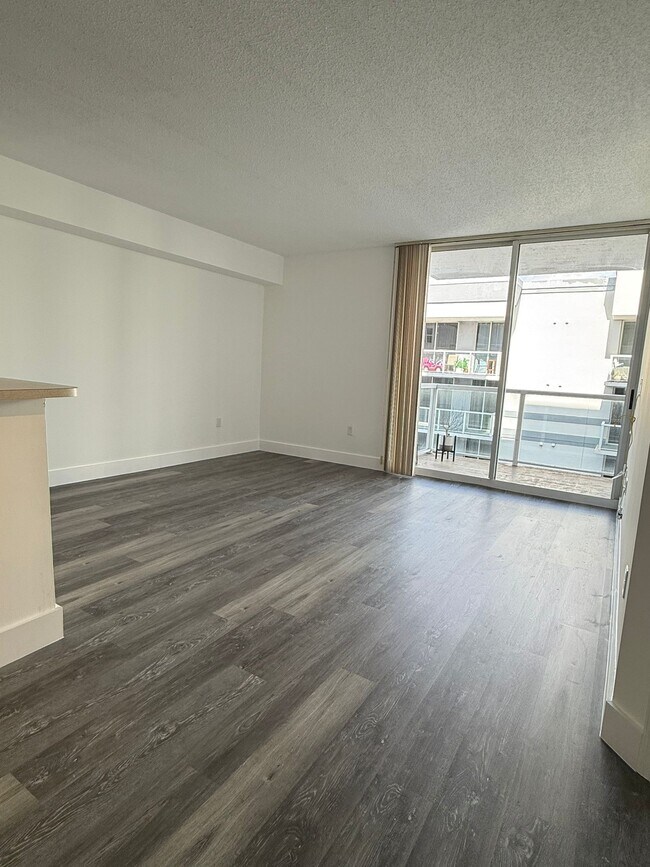 Foto del edificio - 5085 NW 7th St