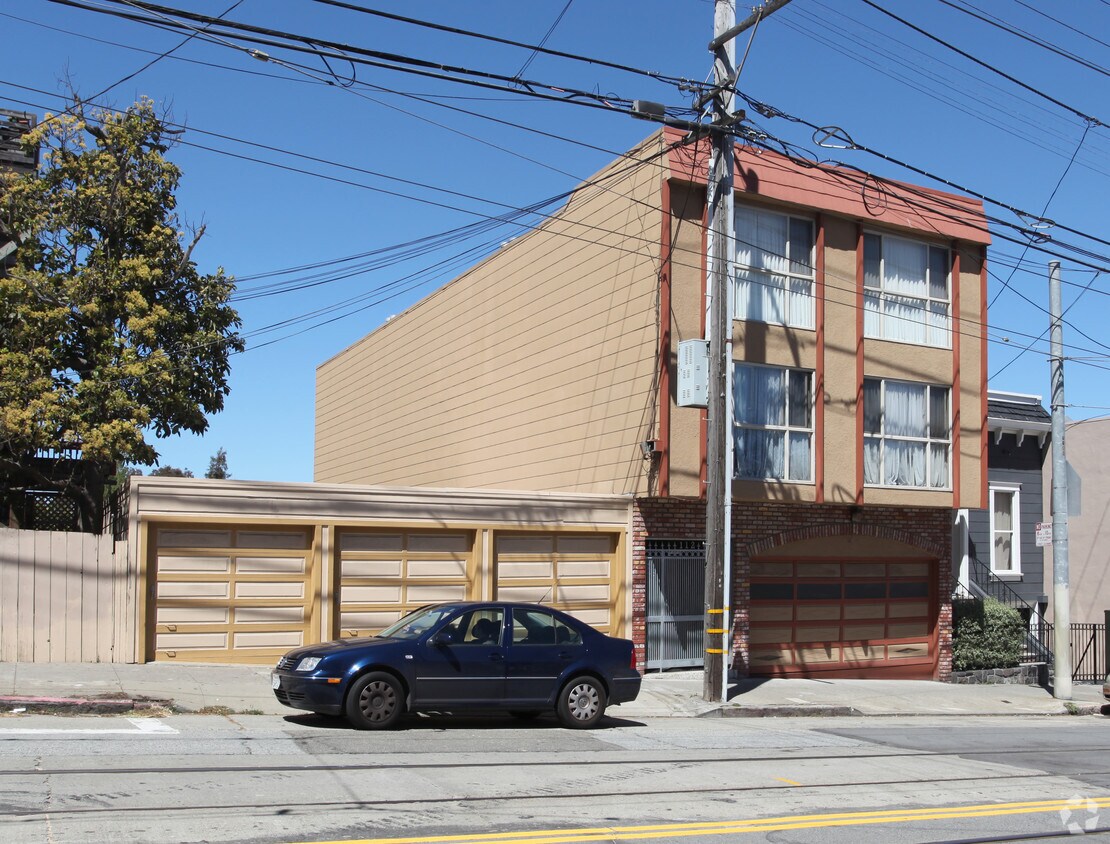 Primary Photo - 112 30th St
