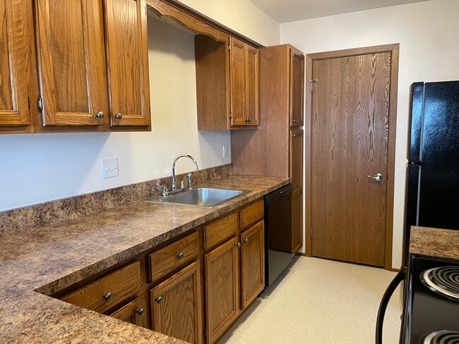 Kitchen - 2725 Burgundy Dr