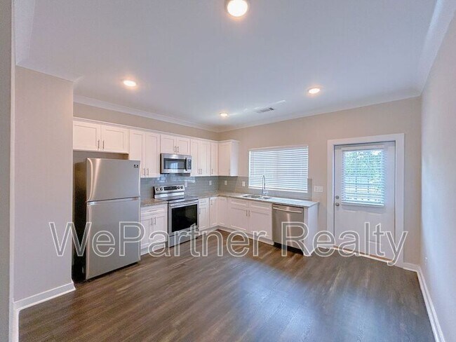 Foto del edificio - 2031 Ocean Dr NW