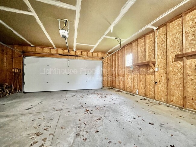 Building Photo - 3696 Senna Dr NE