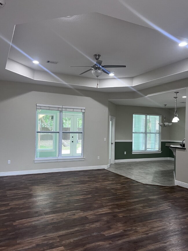 Building Photo - 6882 Brocado Ct