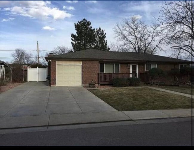 Building Photo - 6038 Quail Ct