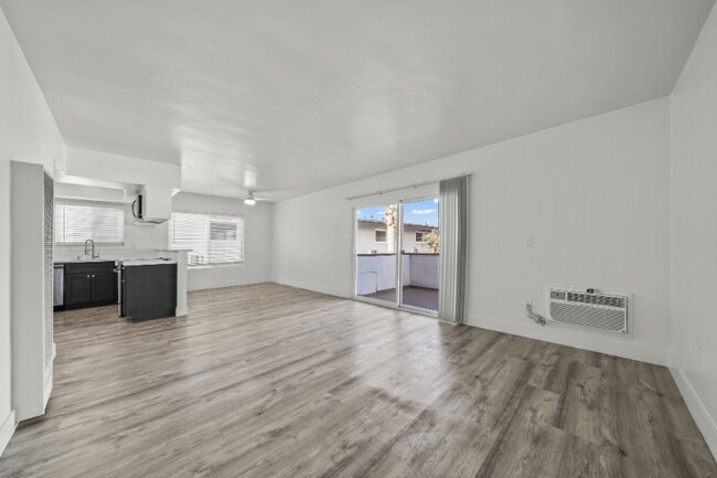Building Photo - 1700 Bedford Ln