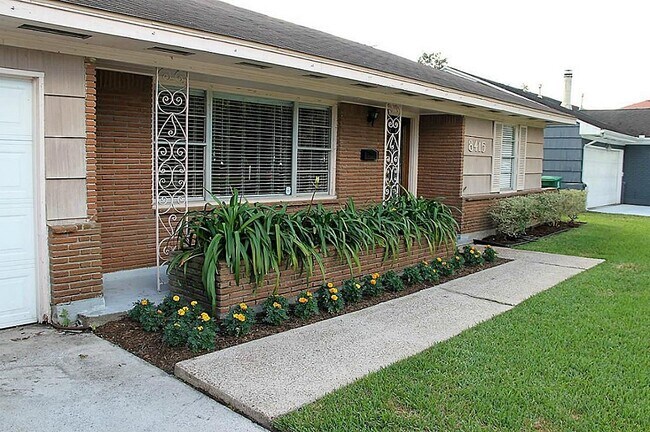 Foto del edificio - 8415 Greenbush St