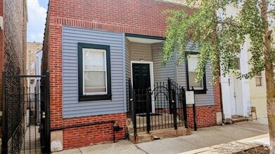 Building Photo - 1419 W Cullerton St