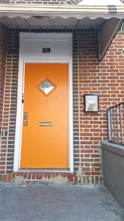 Primary Photo - 314 E 187th St