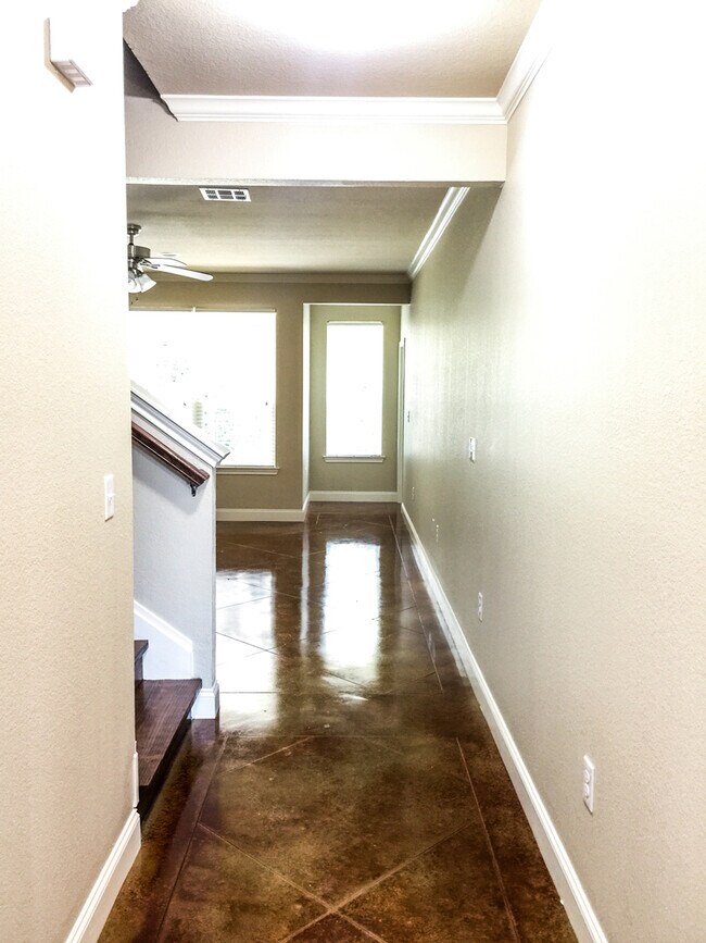 Building Photo - 2933 Savannah Ct