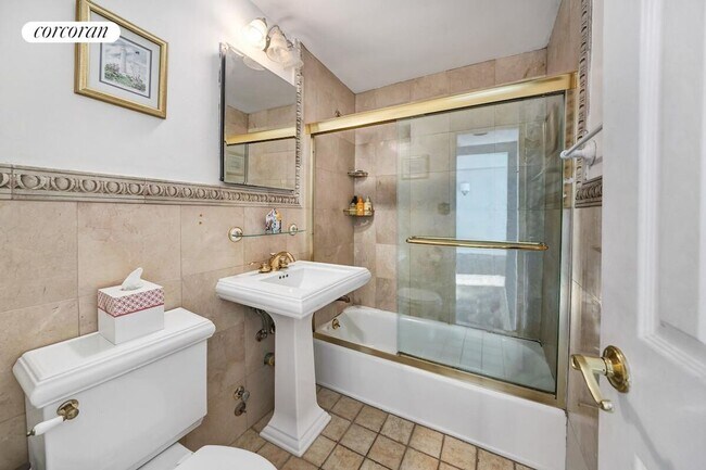Foto del edificio - 405 E 63rd St