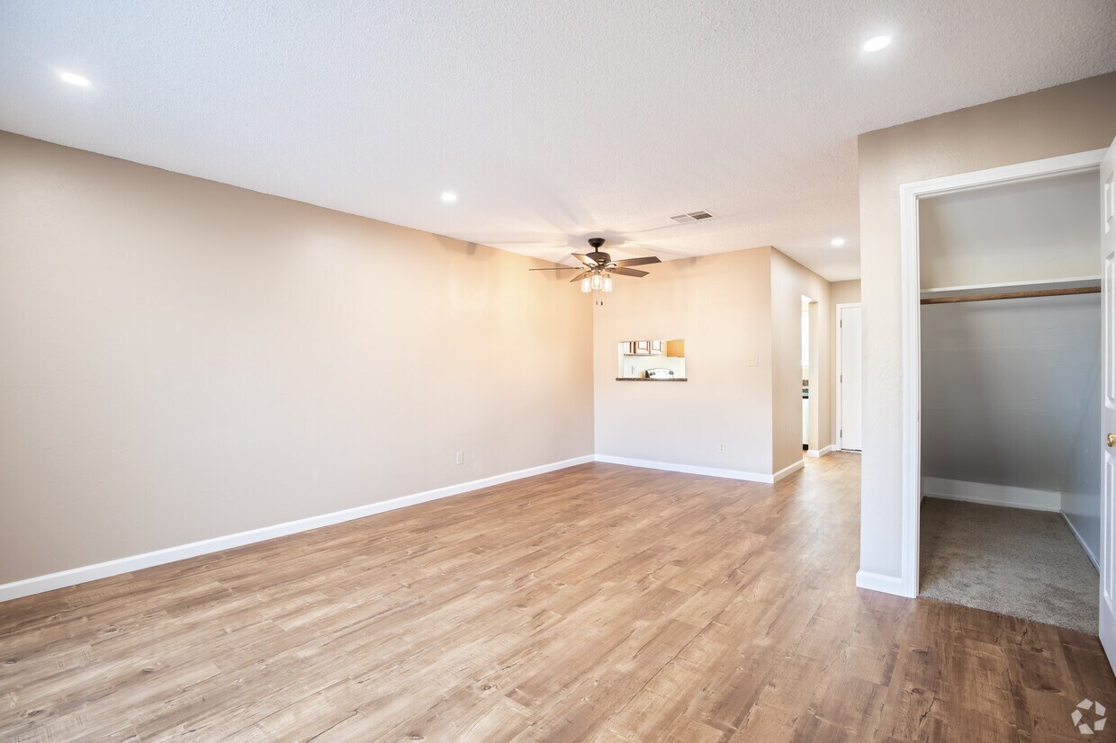 Royal Garden Apartments 3767 Vineyard Ave Pleasanton, CA Apartments