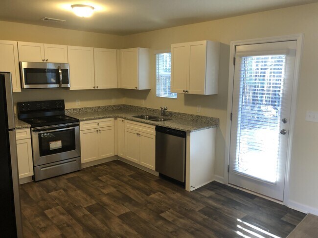Building Photo - 645 Carlton Pointe Dr