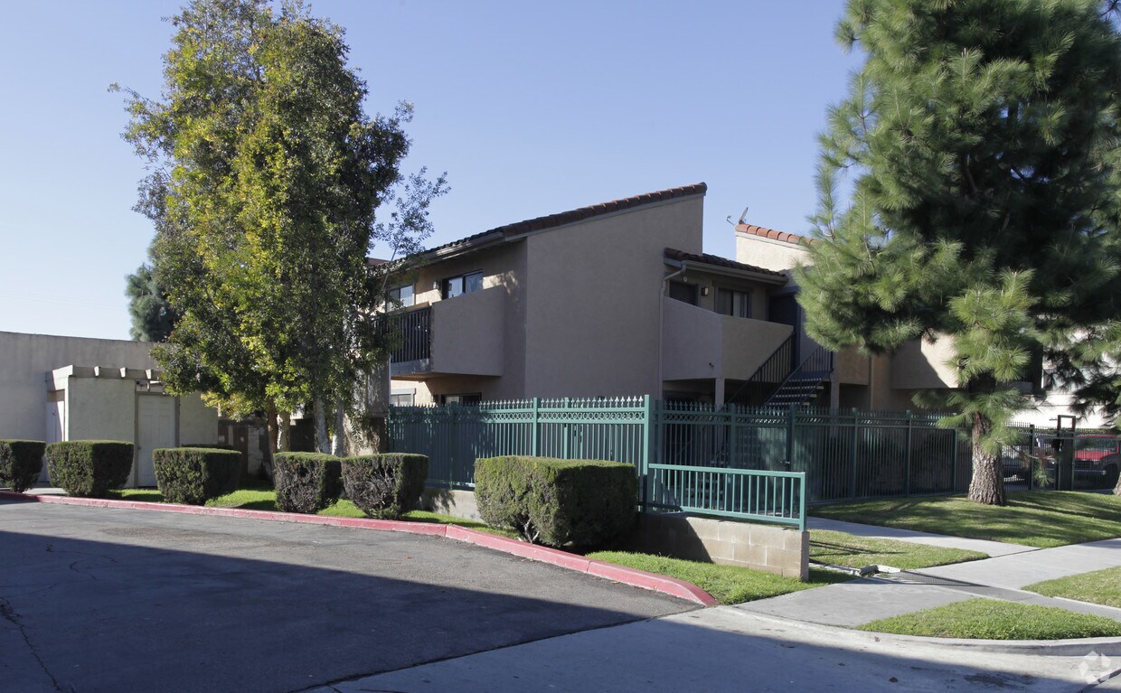 Building Photo - 8220 California St