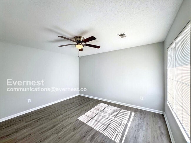 Building Photo - 4581 Fontaine Pl
