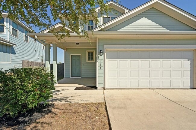 Building Photo - 741 Twisted Oaks Ln