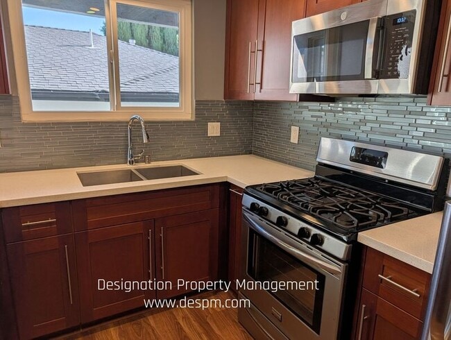 Foto del edificio - 7638 Hampton Ave