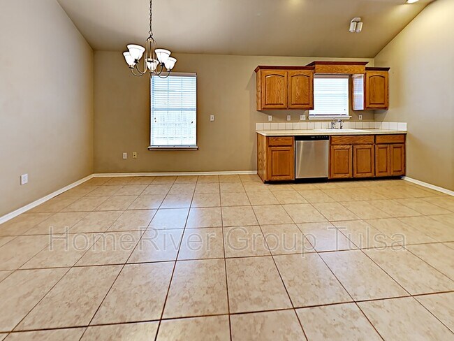 Foto del edificio - 10419 E 96th Pl N