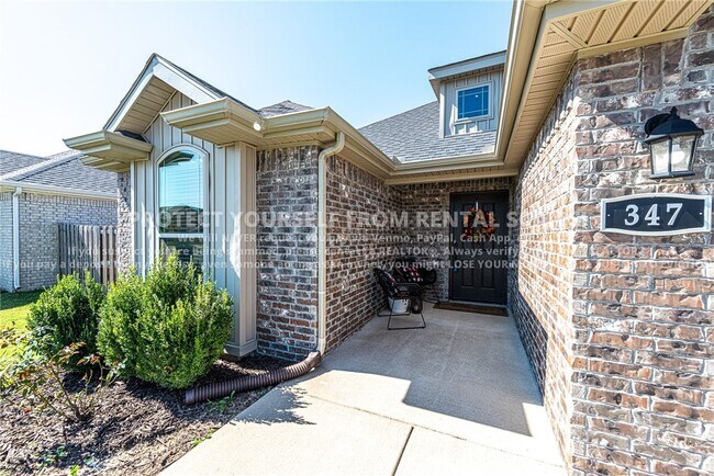 Foto del edificio - 347 W Tyler Rd