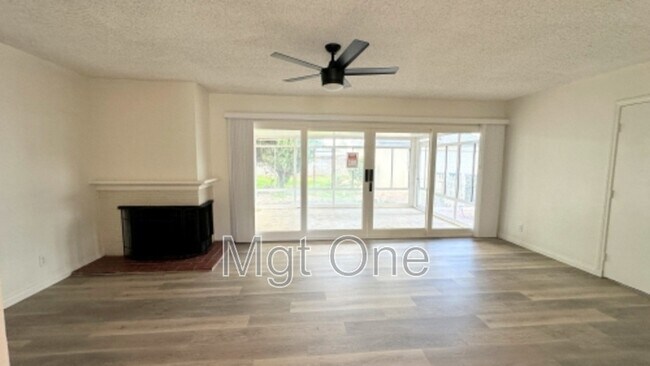 Foto del edificio - 6677 Mt Whitney Ave