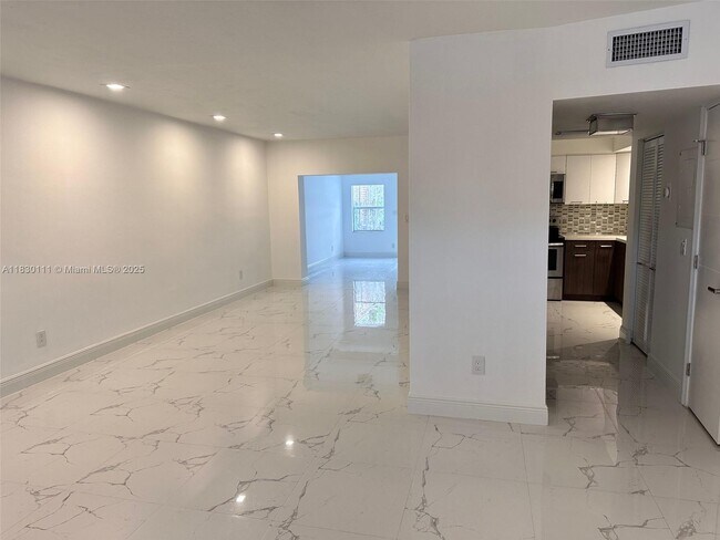 Foto del edificio - 6951 W 17th Ct