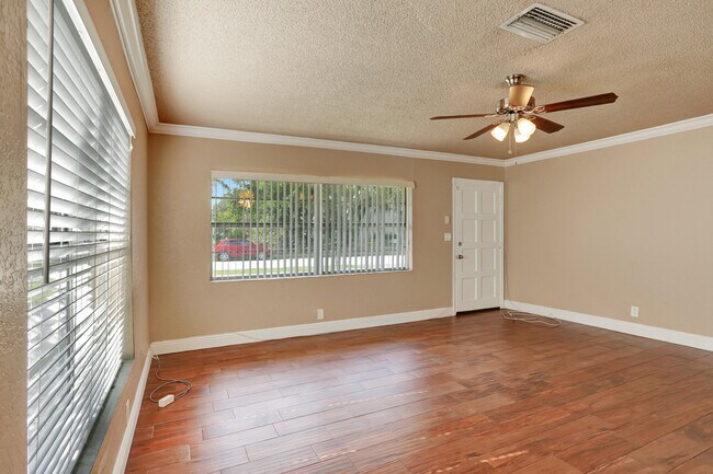 Building Photo - 5910 NW 46th Ave