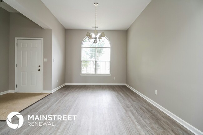 Foto del edificio - 3182 Pinetree Loop S