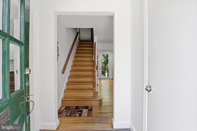 Building Photo - 3221 Coquelin Terrace