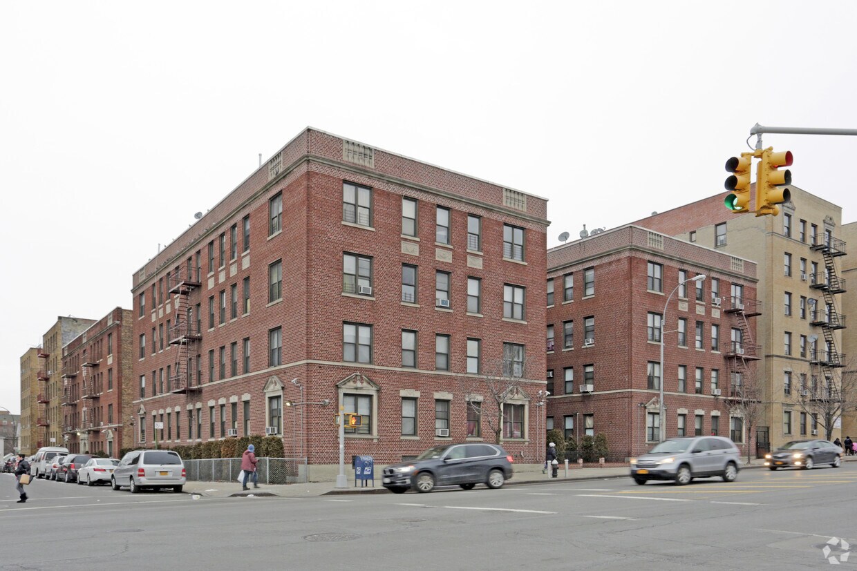 Foto principal - 147-03 Northern Blvd