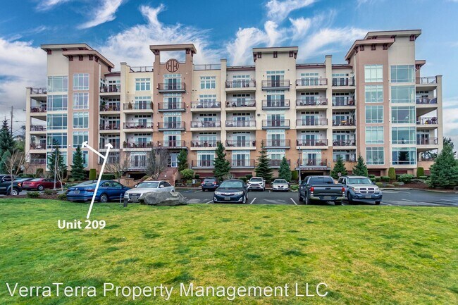Foto del edificio - 3 br, 2 bath House - 320 E 32nd St Unit 209