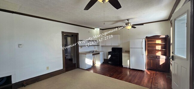 Foto del edificio - 102 S Main St