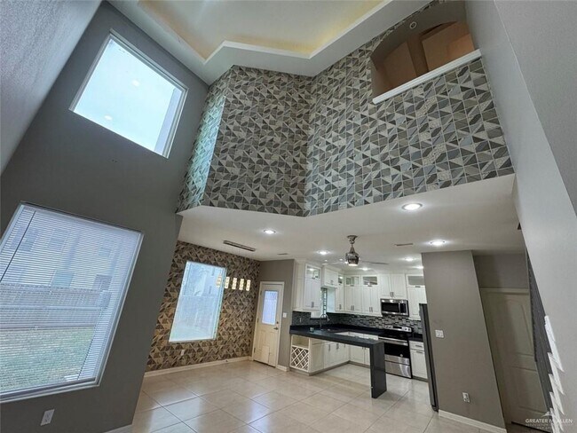 Building Photo - 2316 Corales St