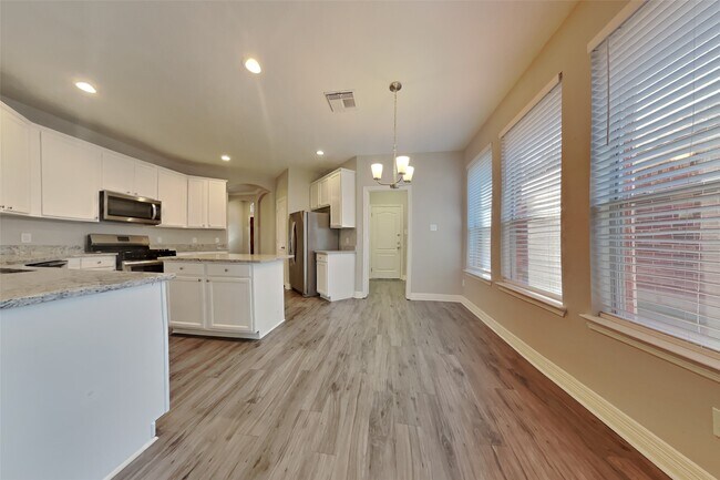 Foto del edificio - 2815 Lockeridge Oaks Dr