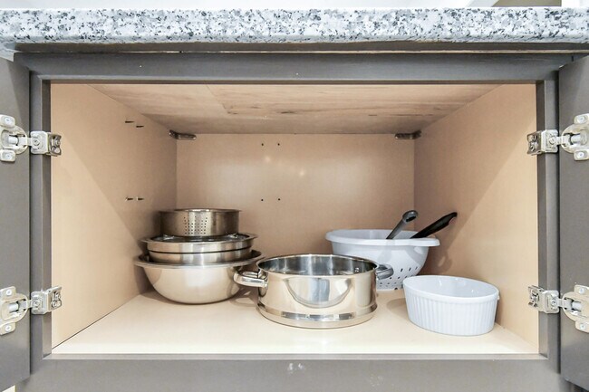 Foto del edificio - 1326 Hussion St