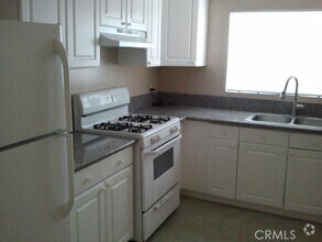 Building Photo - 1329 W 37th Dr