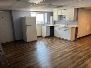 Building Photo - 213 Elm