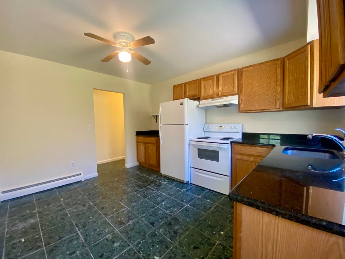 6 Bud Ct Unit Main Level, Hauppauge, NY 11788 Apartments in Hauppauge