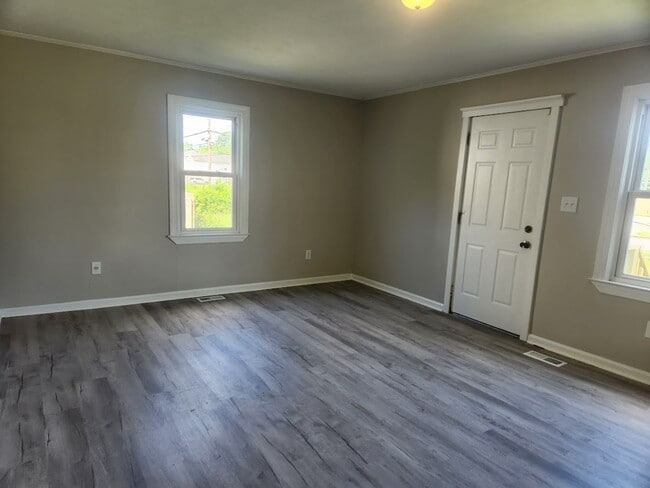 Building Photo - Now Ready!