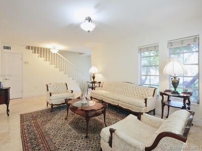 Building Photo - 5521 Sardinia St