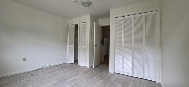 Apartamento 6, Sala de estar - 328 College St