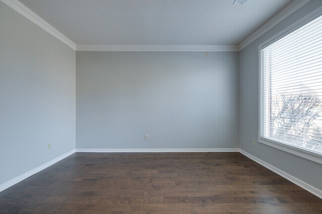 Building Photo - 8965 Dewberry Ln