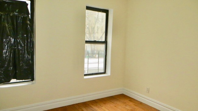 Foto del edificio - 67 E 175th St