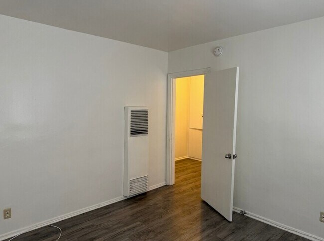 Foto del edificio - 4182 Somerset Dr